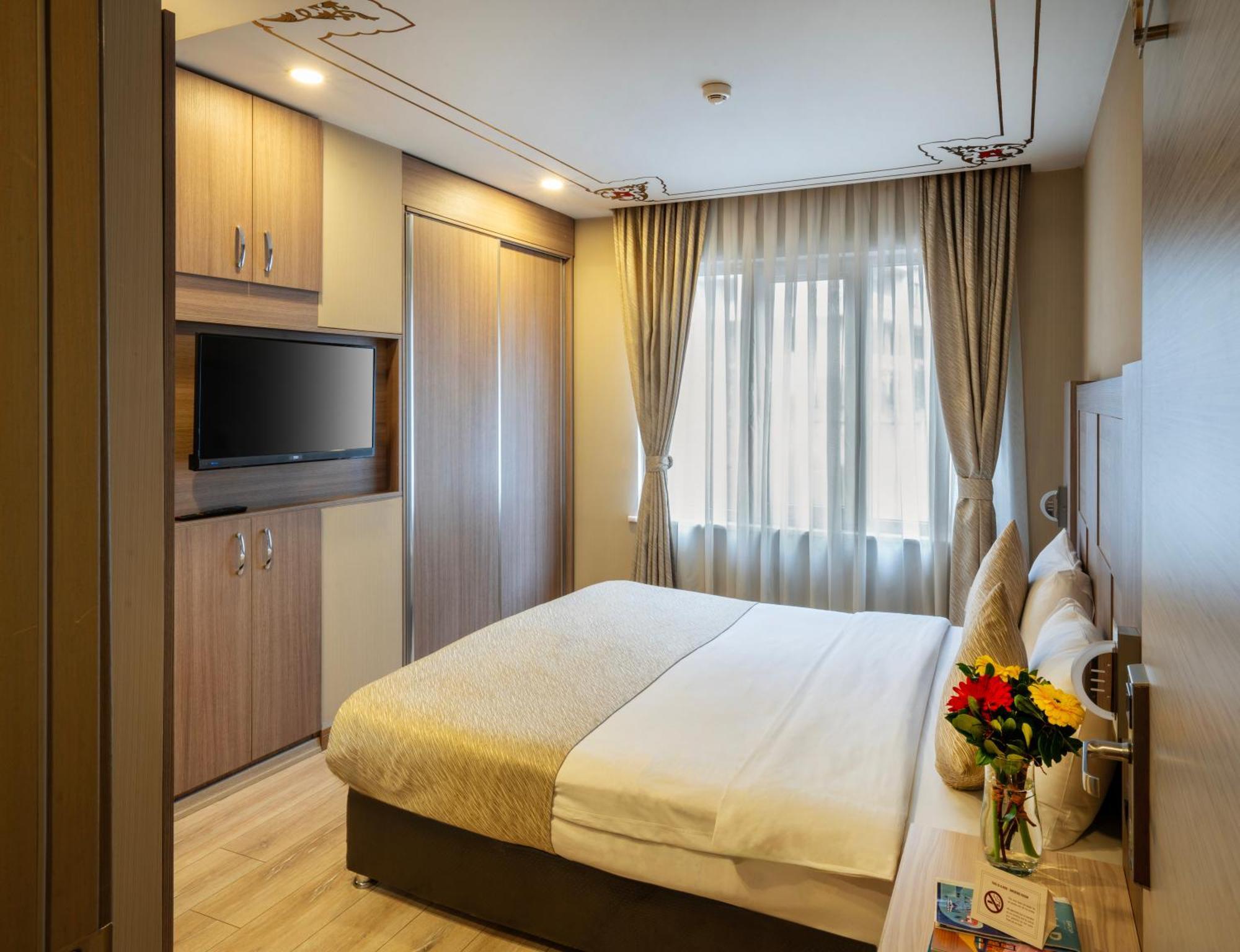 Orya Hotel Istanbul Bagian luar foto