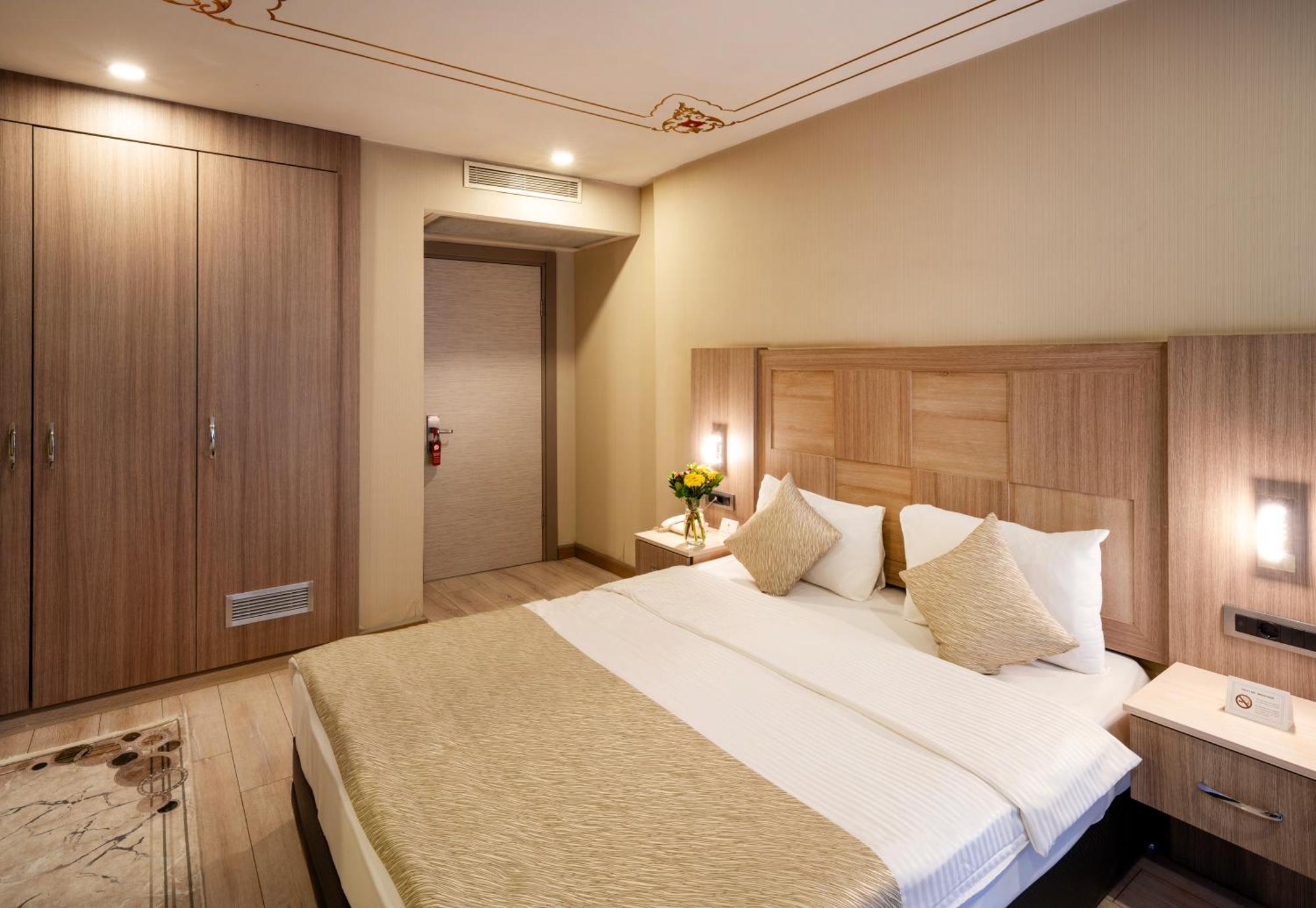 Orya Hotel Istanbul Bagian luar foto