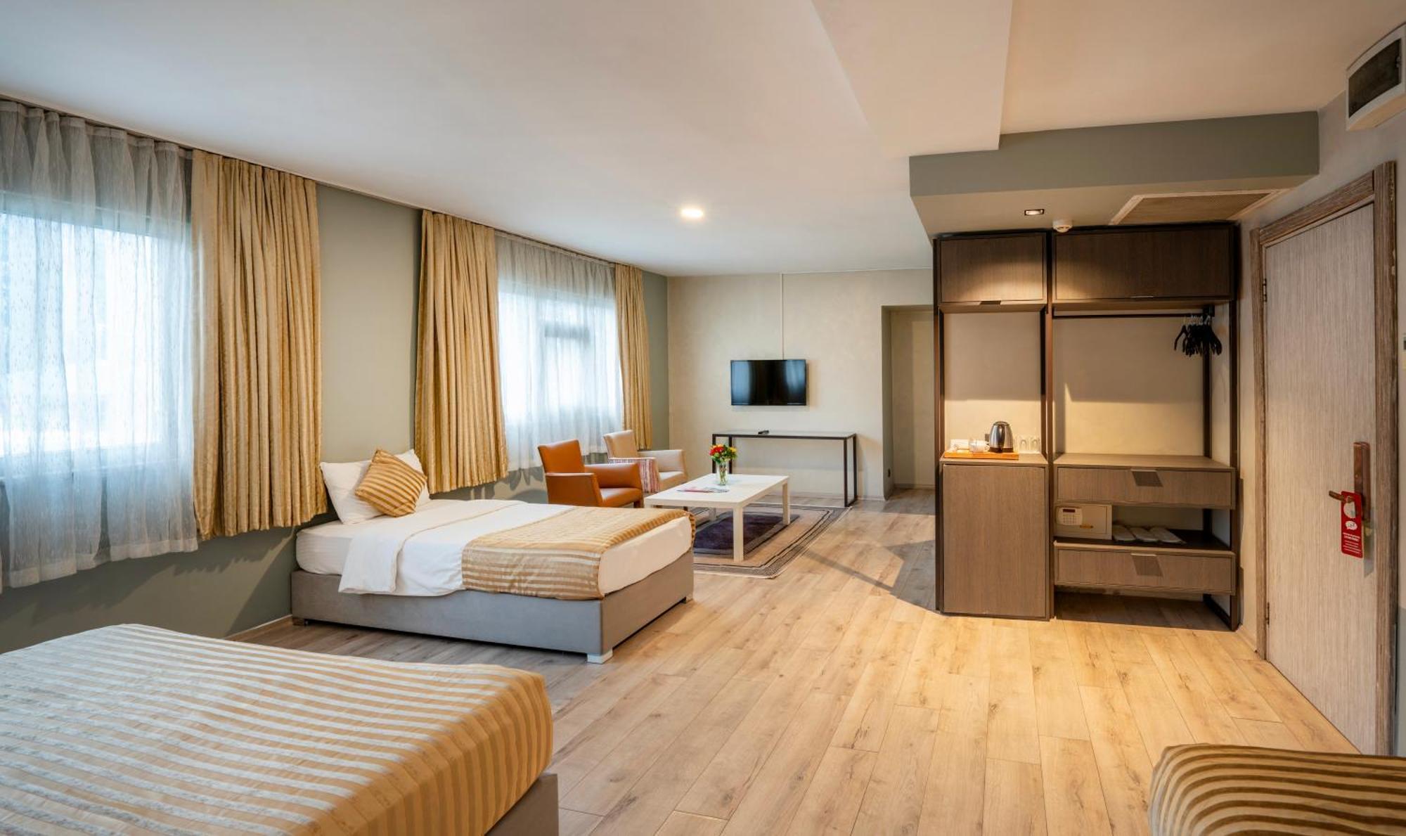 Orya Hotel Istanbul Bagian luar foto
