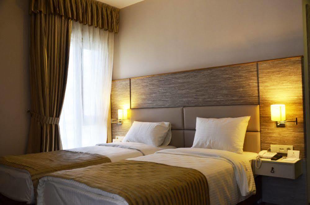 Orya Hotel Istanbul Bagian luar foto